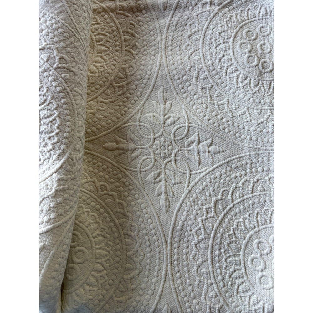 Vue by Ellery Vintage Off White Twin Cotton Coverlet Embossed Medallion Portugal - Picture 3 of 9